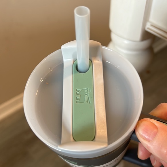 New :  Stanley Quencher H2.0 Flowstate™ 30 oz. Tumbler. - Picture 4 of 4